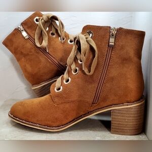 BEAST FASHION Quinny Camel Studded Block Heel Faux Suede Ankle Boots Size 7.5